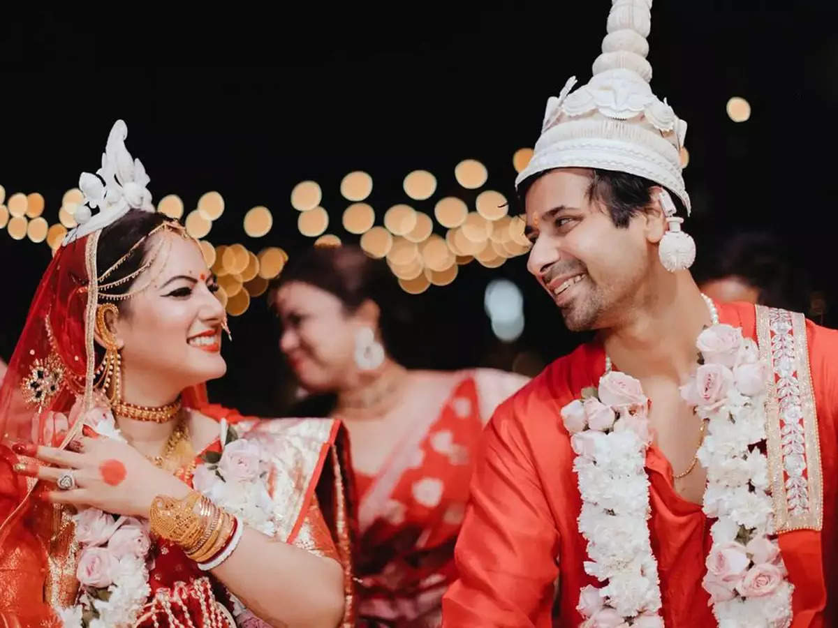 Puja Banerjee ties the knot with Kunal Verma in traditional ...