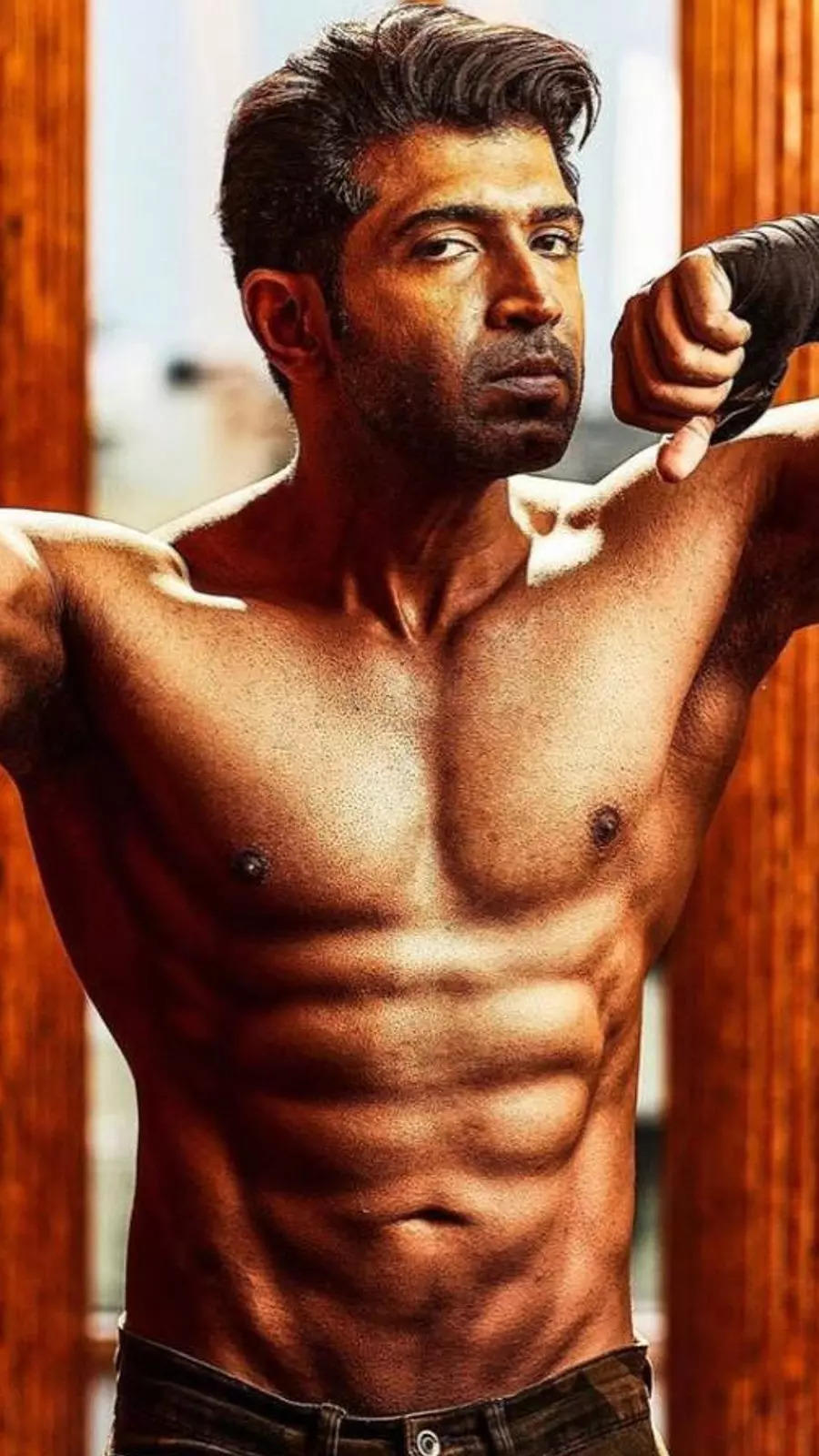 arun vijay 6pack