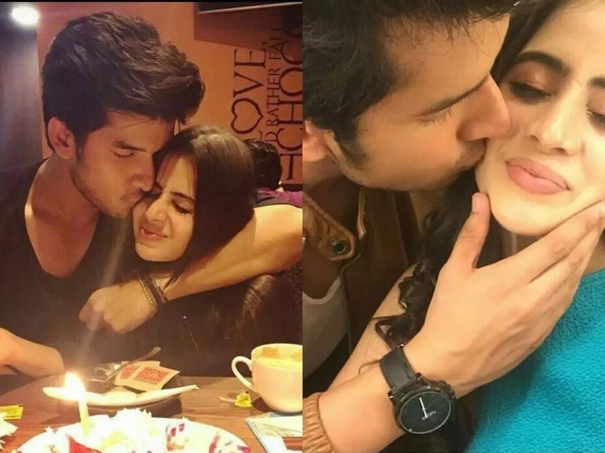 Did you know Bigg Boss OTT contestant Urfi Javed and Anupamaa actor Paras  Kalnawat were once in a relationship? See their mushy pics | The Times of  India