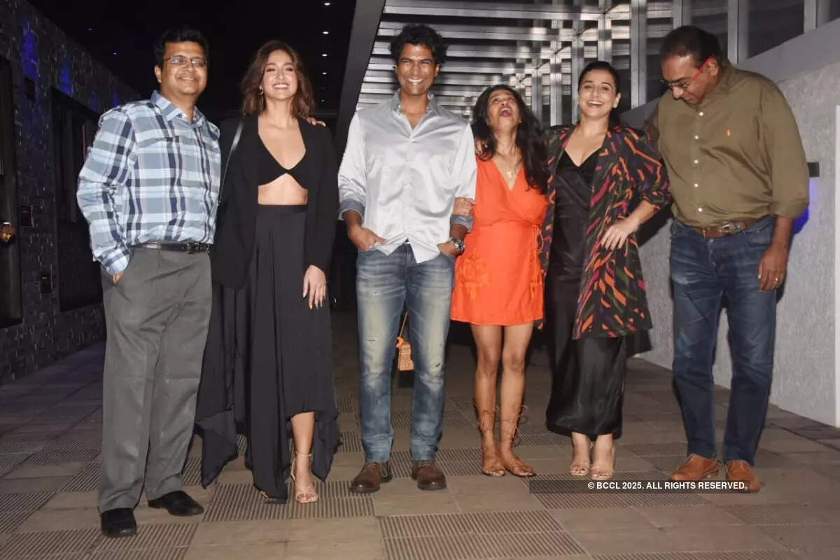 #ETimesSnapped: From Pooja Hegde to Ileana D'Cruz, paparazzi pictures of your favourite celebs