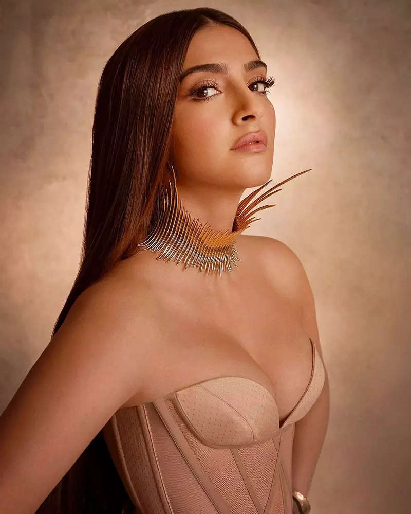 Sonam Kapoor gets brutally trolled for her new photoshoot in an off-shoulder corset top