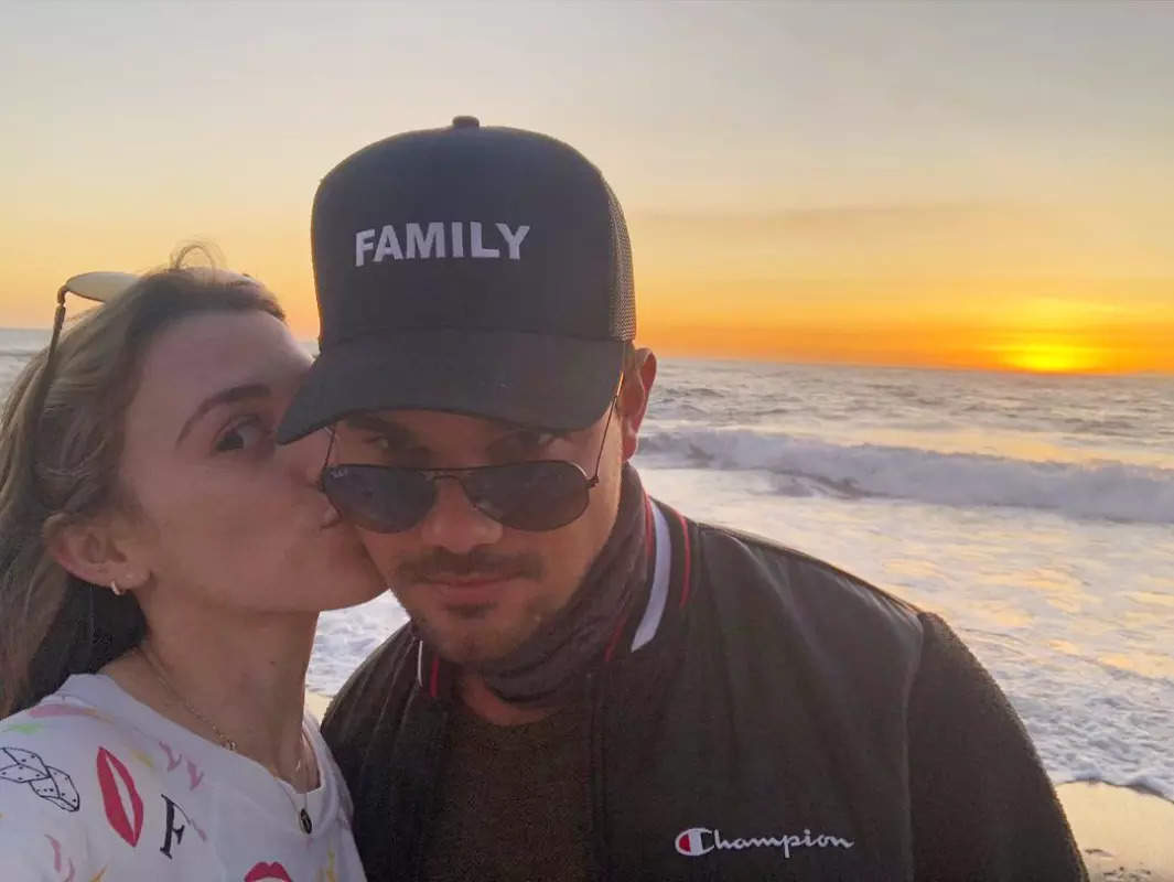 Dreamy engagement pictures of ‘Twilight’ star Taylor Lautner and girlfriend Tay Dome scream love!