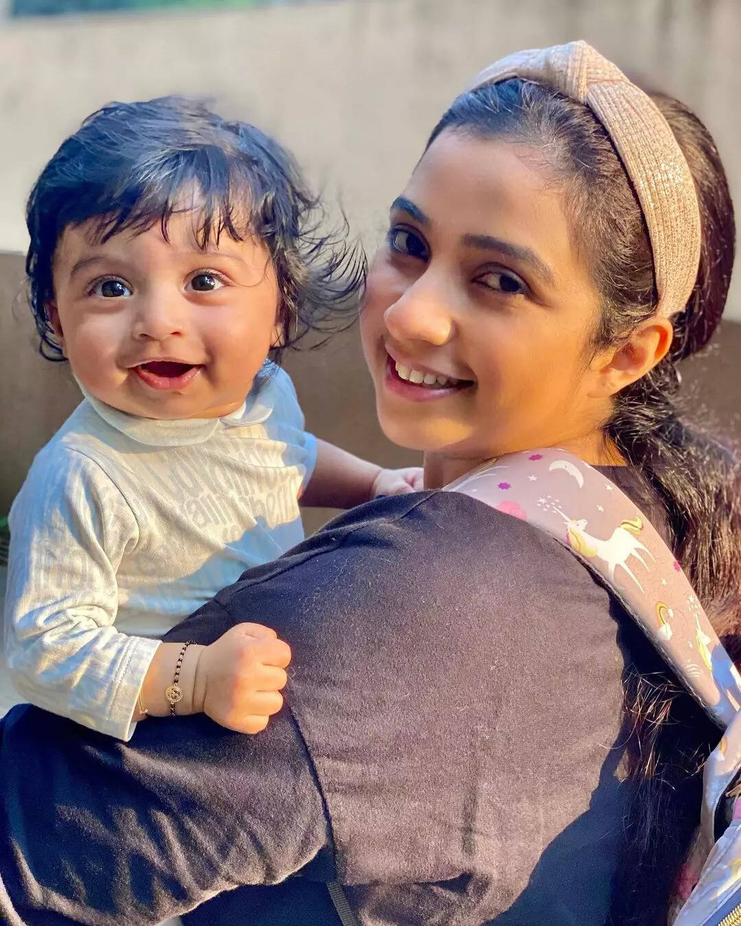 Shreya Ghoshal introduces her son Devyaan with her fans as he turns 6  months old – See photos | Hindi Movie News - Times of India