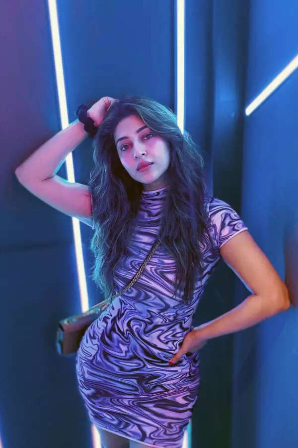 <BR> is turning heads with her bewitching pictures <BR> is turning heads with her bewitching pictures