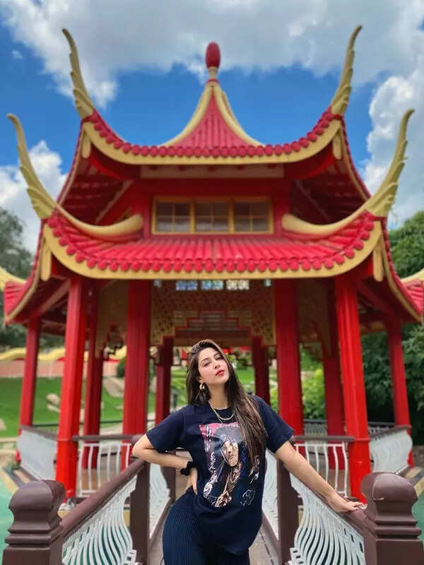 <BR> is turning heads with her bewitching pictures <BR> is turning heads with her bewitching pictures