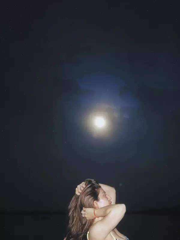 <BR> is turning heads with her bewitching pictures <BR> is turning heads with her bewitching pictures