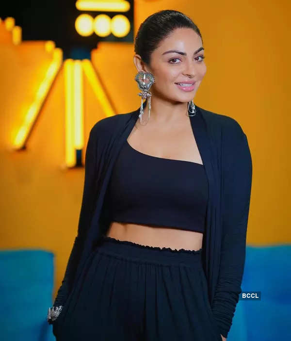 Neeru Bajwa ups the glam quotient with her stunning pictures