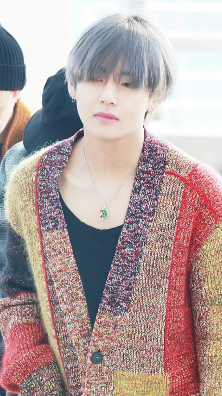 BTS' V's 5 best airport looks