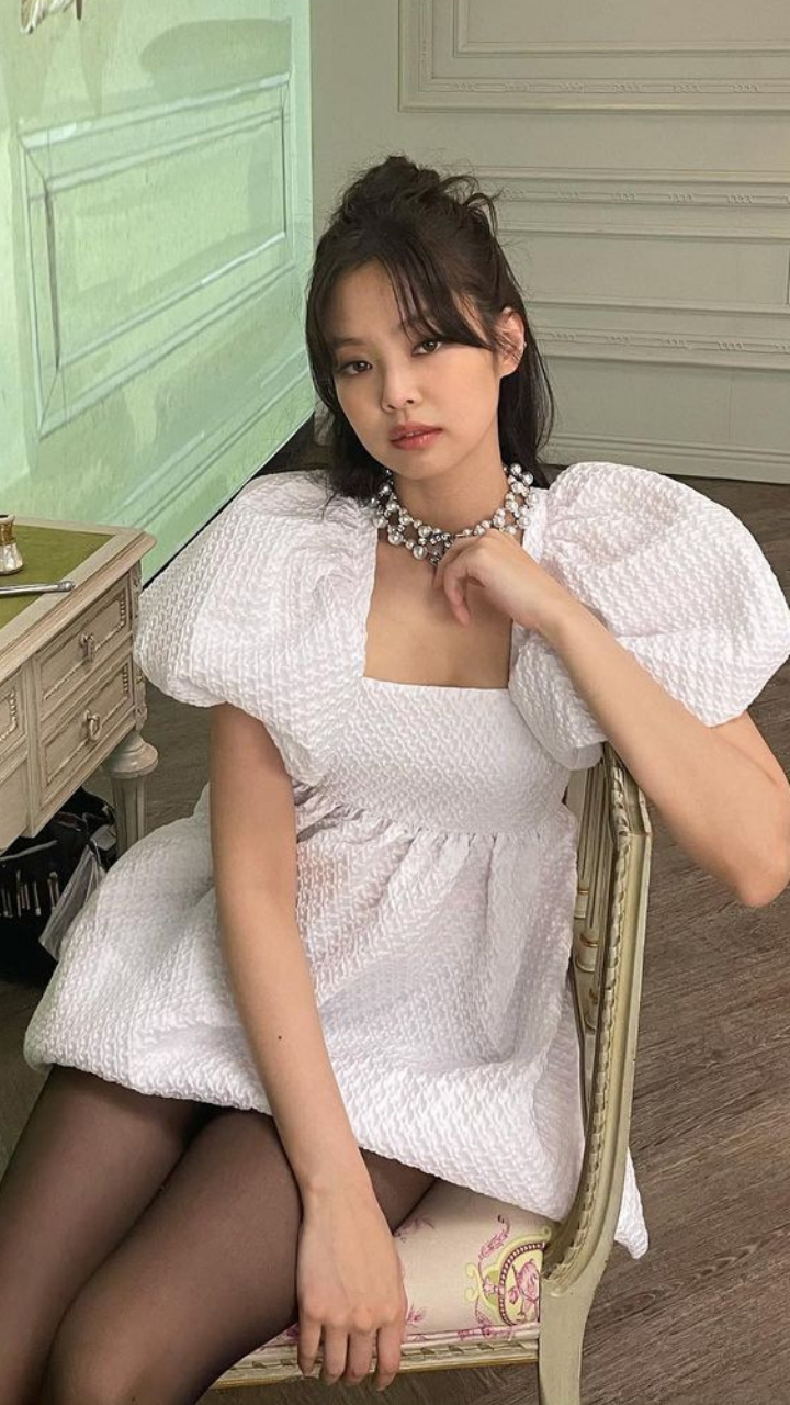 BLACKPINK's Jennie Wore the Cutest, Coziest Co-Ord to Chanel's