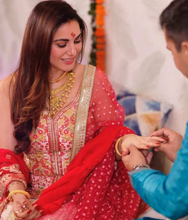 Shraddha Arya's unseen pictures from her engagement ceremony go viral post her dreamy wedding
