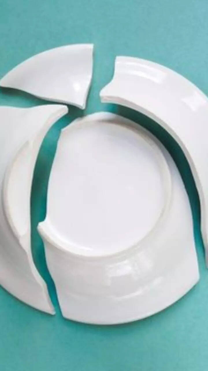 Know all about the platebreaking tradition at Greek weddings! The