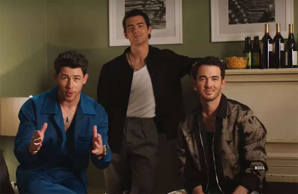 Jonas-Brothers-Family-Roast2