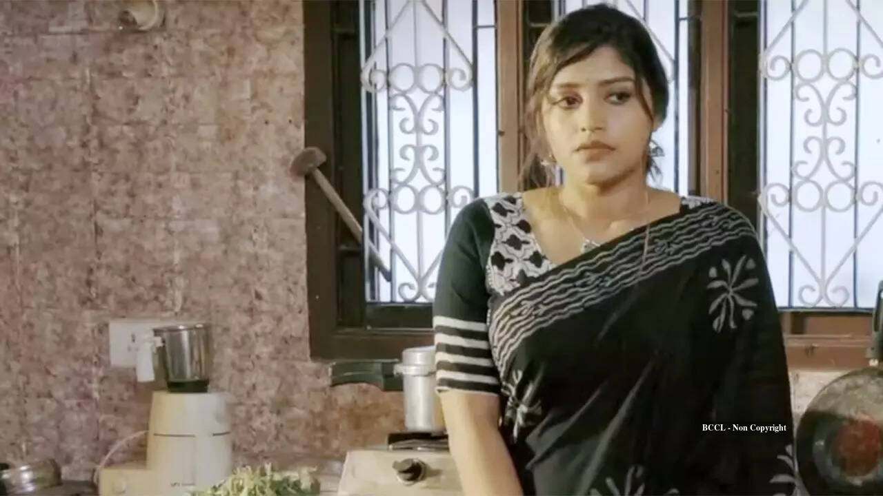 Ainthu Unarvugal Movie: Showtimes, Review, Songs, Trailer, Posters ...