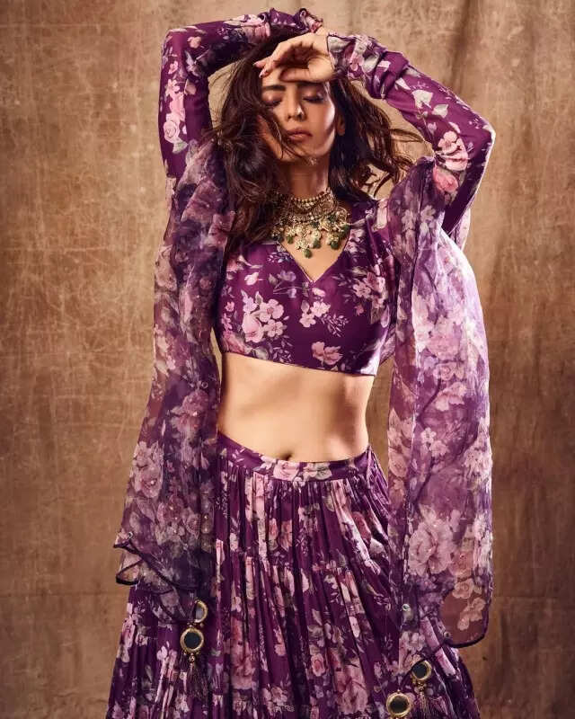 <BR> sets the temperature soaring with these pictures!