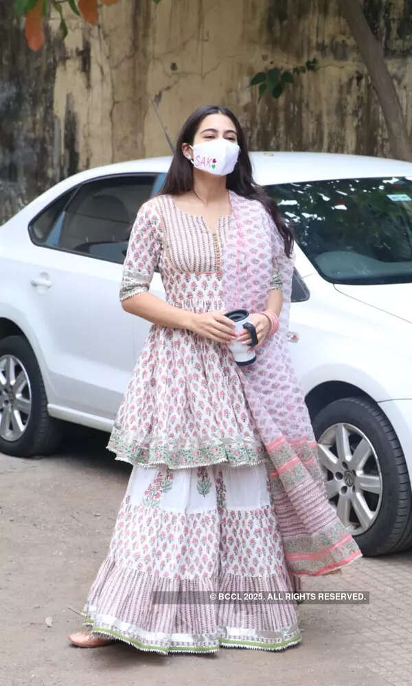 #ETimesSnapped: From Nora Fatehi to Salman Khan, paparazzi pictures of your favourite celebs