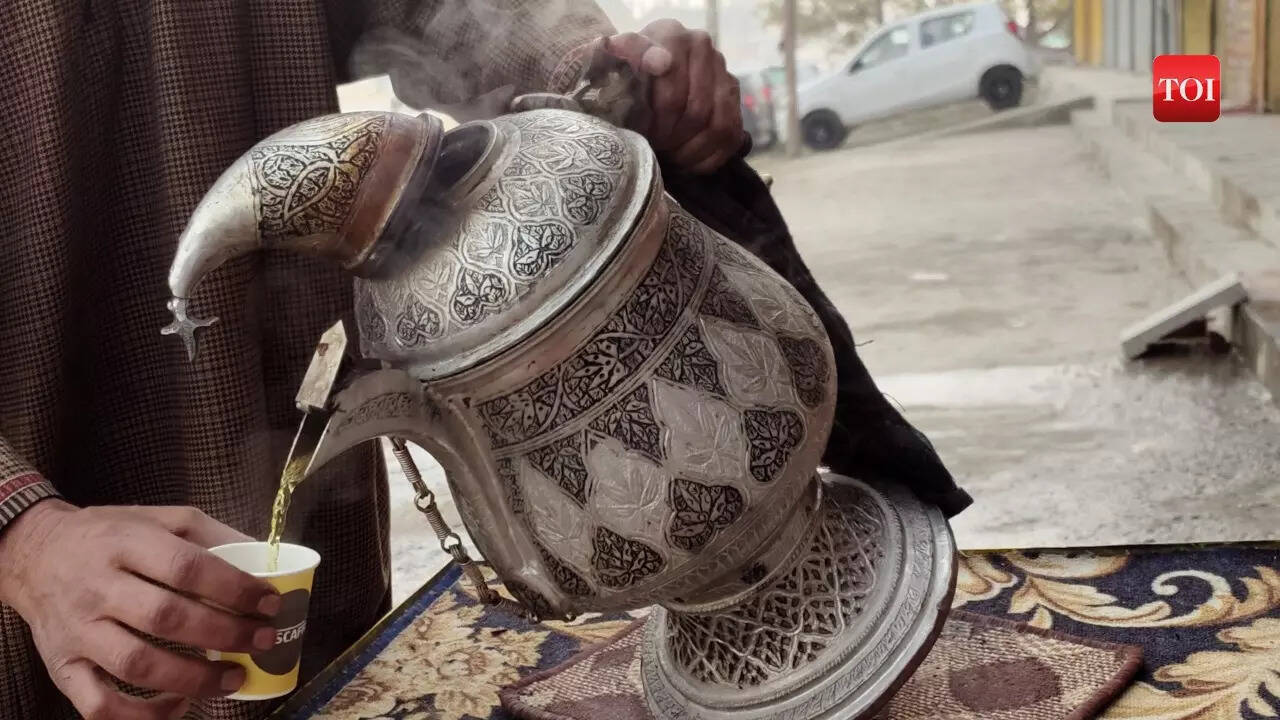 Kashmir's traditional 'Kahwa' tea gaining popularity among tourists