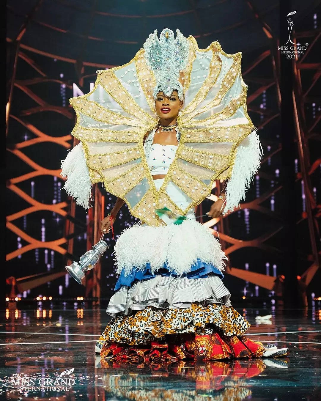 Take a peek at the exquisite national costumes worn by beauty queens at ...