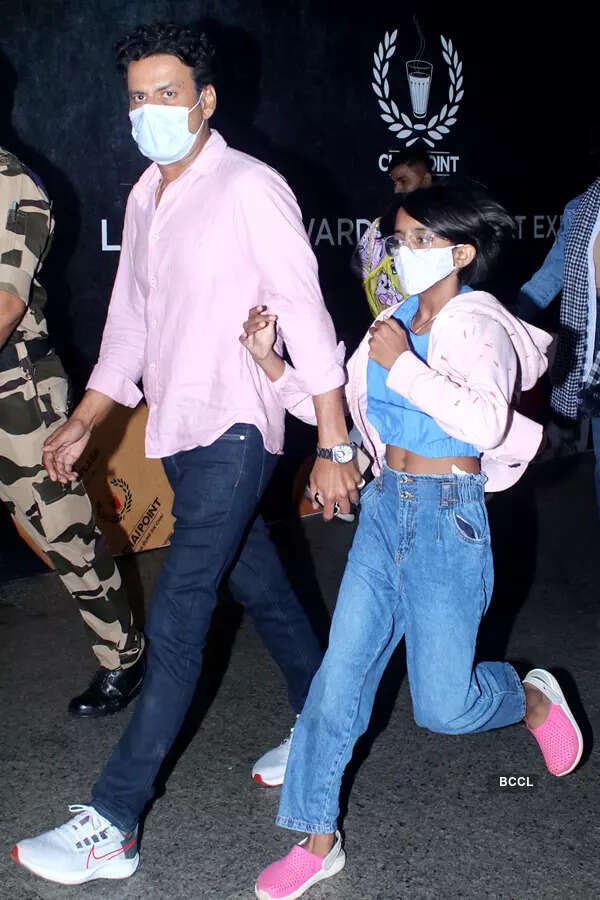 #ETimesSnapped: From Nora Fatehi to Rhea Chakraborty, paparazzi pictures of your favourite celebs