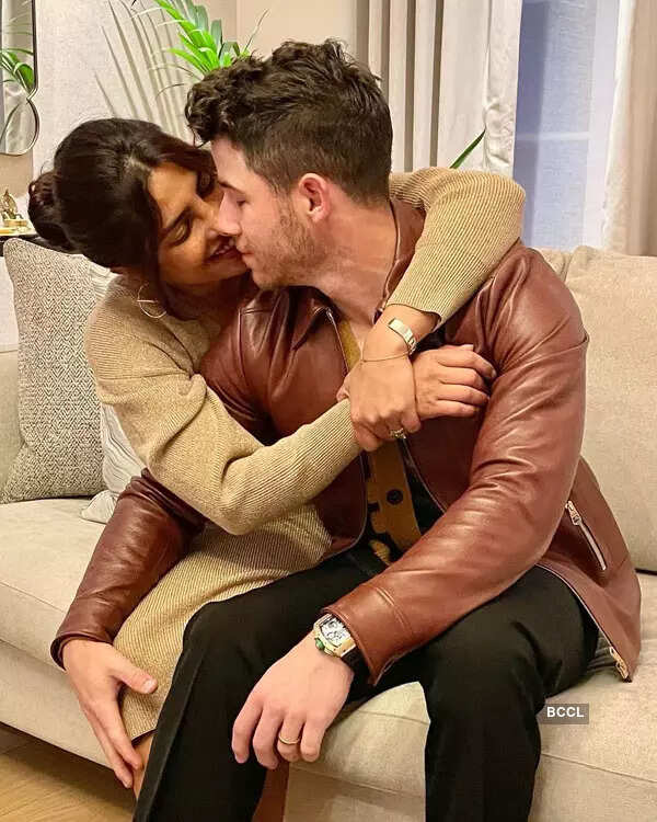 Priyanka Chopra and Nick Jonas celebrate wedding anniversary in London; stunning pictures of the couple go viral