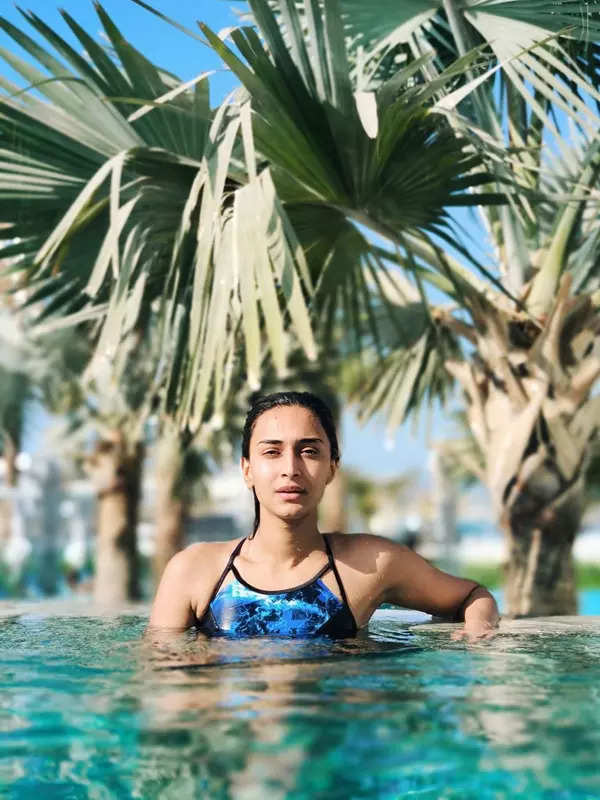 Erica Fernandes raises temperatures in bikini as she holidays in Dubai