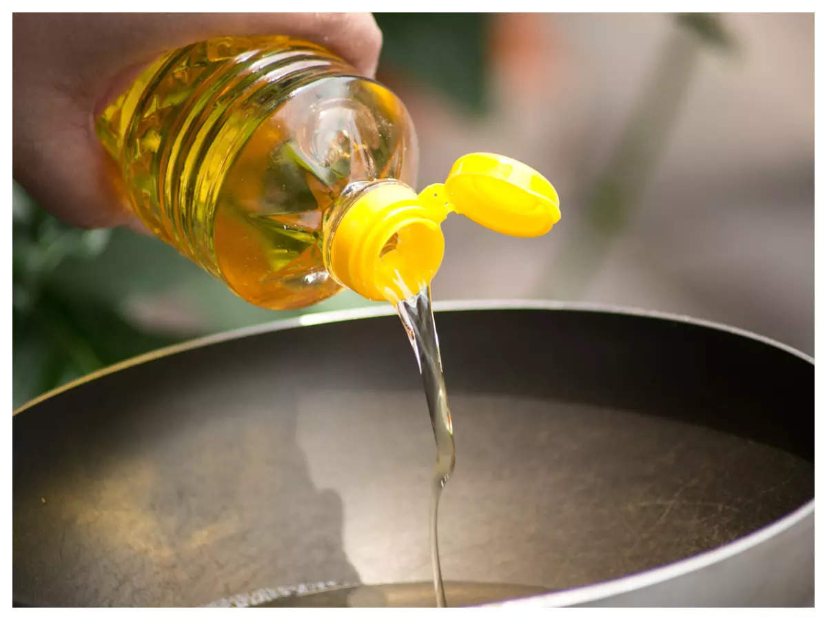What goes into making vegetable oil and how to check its purity? | The  Times of India