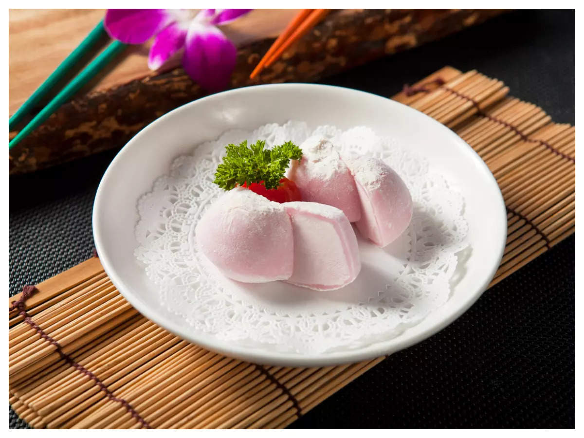 Famous Japanese Mochi cakes Why the elderly and kids should carefully consume this dessert The Times of India