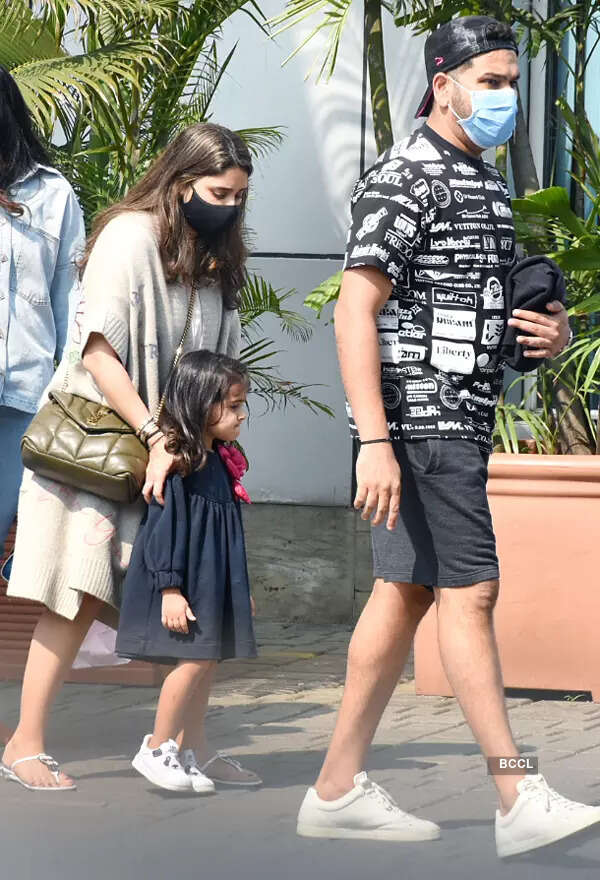 #ETimesSnapped: From Alia Bhatt to Malaika Arora, paparazzi pictures of your favourite celebs