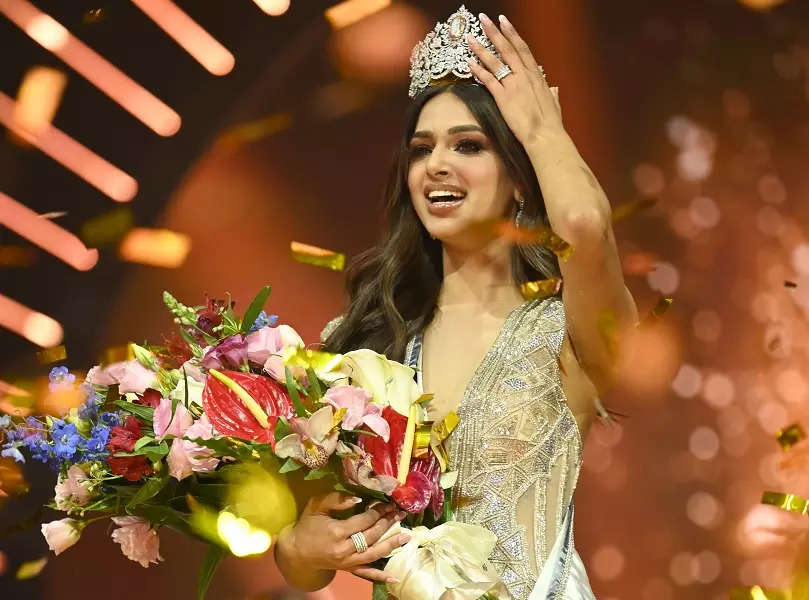 Here are the crowning moments of Harnaaz Sandhu from Miss Universe 2021!