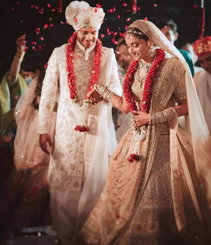 Ankita Lokhande And Vicky Jain Wedding Photos: Ankita Lokhande drops dreamy  pictures from her extravagant wedding with Vicky Jain, fans can't stop  gushing!