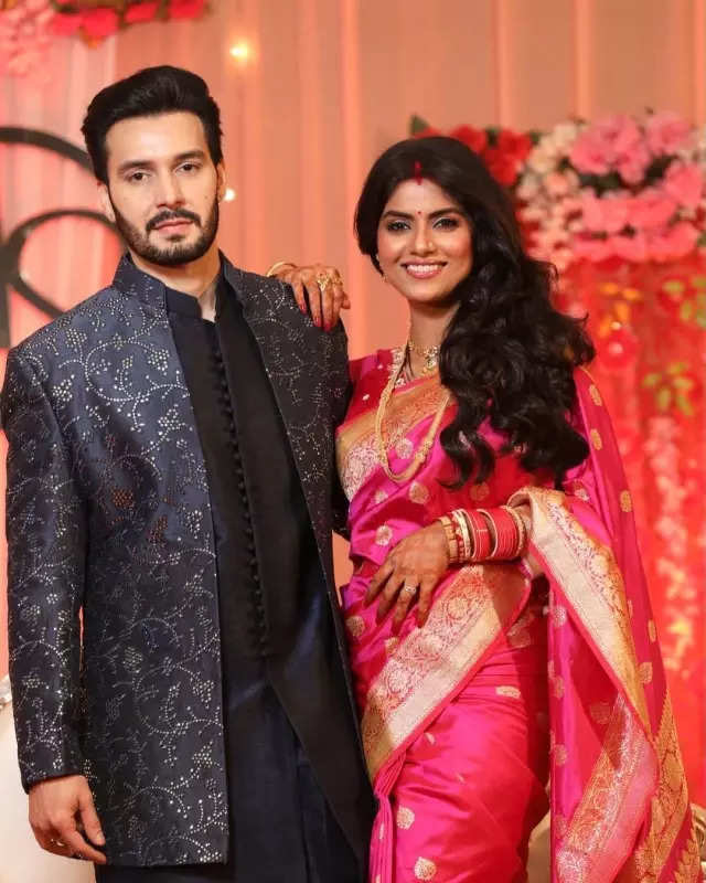 Sayantani Ghosh Beams With Joy As She Poses With Anugrah Tiwari In ...