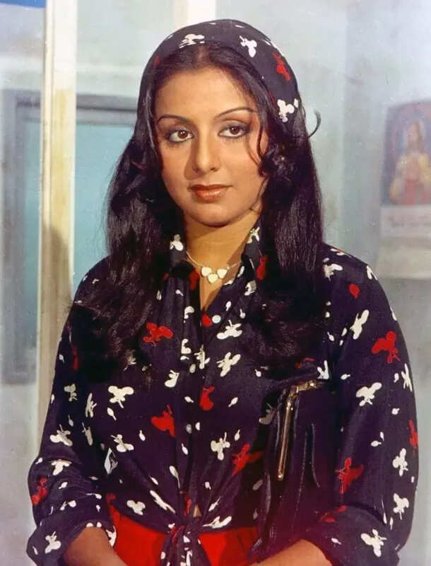 female bollywood retro style dresses 1970 70s Bollywood Fashion