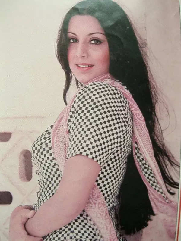 #ETimesTrendsetters: Neetu Kapoor's vintage fashion aesthetics make her our retro favourite!