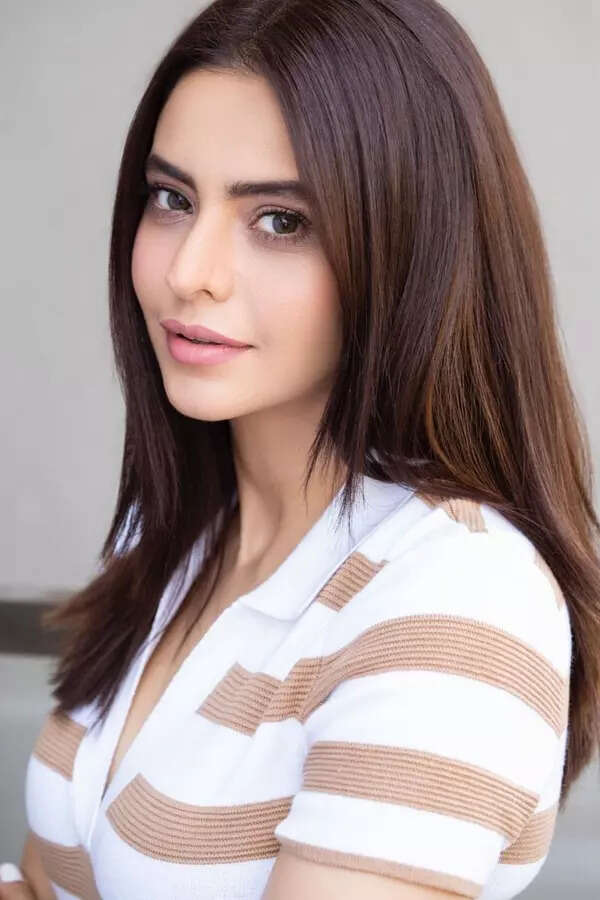 <BR> sets the temperature soaring with these pictures!