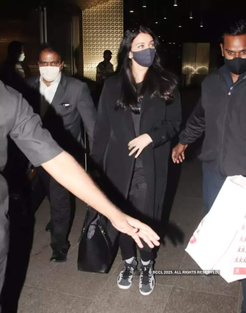 #ETimesSnapped: From Aishwarya Rai to Malaika Arora, paparazzi pictures of your favourite celebs