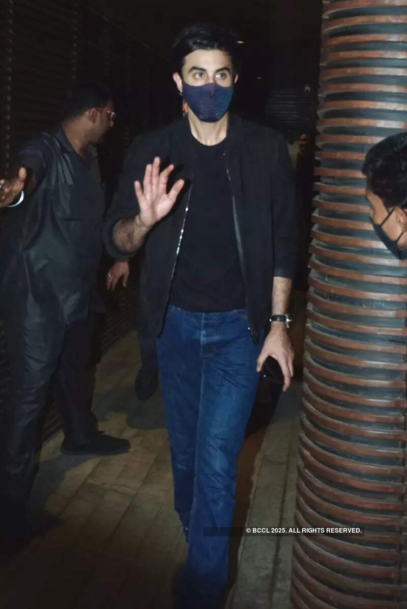 #ETimesSnapped: From Alia-Ranbir to Ananya Panday, paparazzi pictures of your favourite celebs