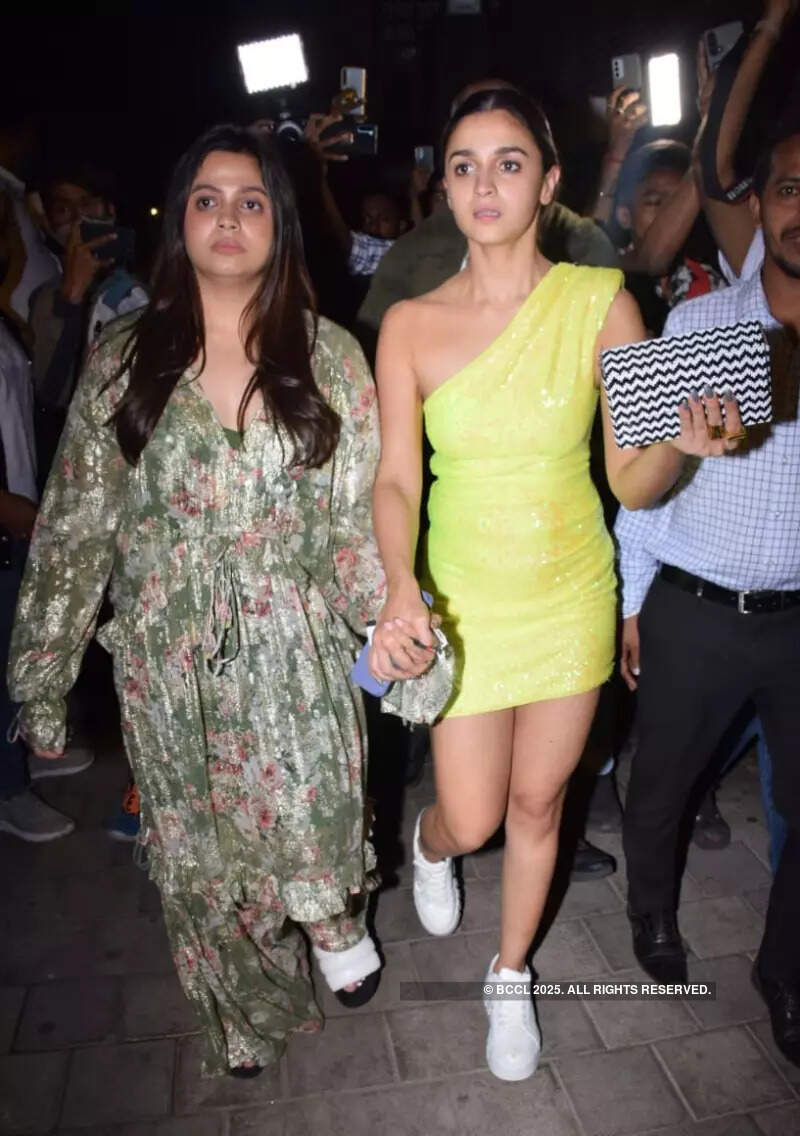 #ETimesSnapped: From Alia-Ranbir to Ananya Panday, paparazzi pictures of your favourite celebs