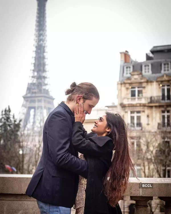 Sreejita De gets engaged to beau Micheal in front of Eiffel Tower; kissing pictures of loved-up couple go viral
