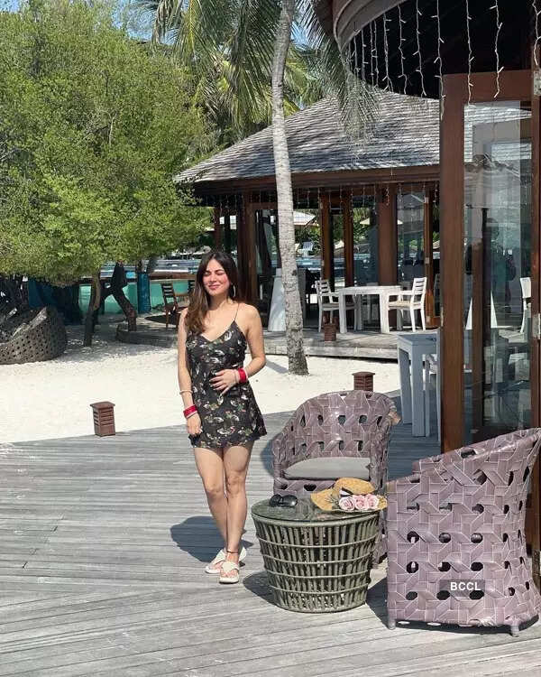 These beachy honeymoon pictures of Kundali Bhagya actress Shraddha Arya will leave you stunned!