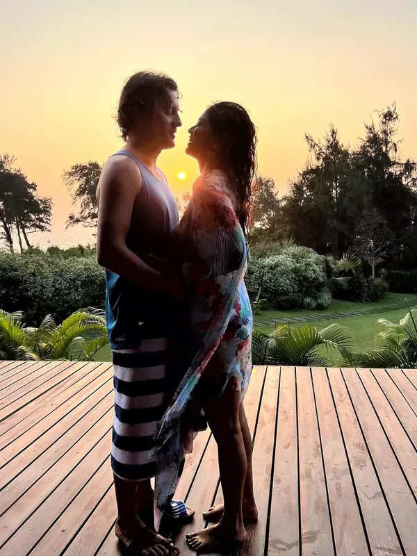 Romantic vacation pictures of South diva Shriya Saran with hubby go ...