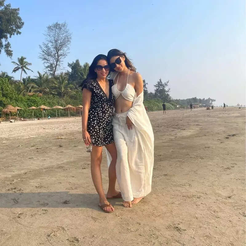 Netizens go gaga as Mouni Roy shares breathtaking sun-soaked pictures from the beach