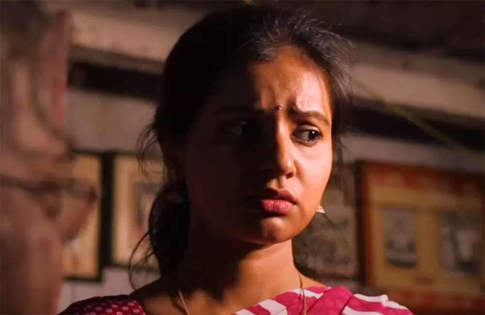 ​Mounika​4
