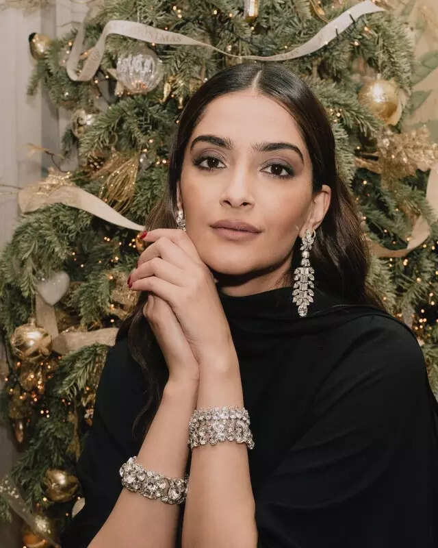 In photos: Sonam Kapoor and Anand Ahuja welcome New Year 2022 with a passionate kiss and romantic date at London home