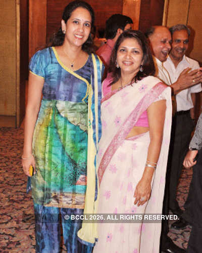 Vijay & Shobha Murarka's 25th wedding anniv