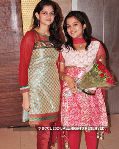 Vijay & Shobha Murarka's 25th wedding anniv