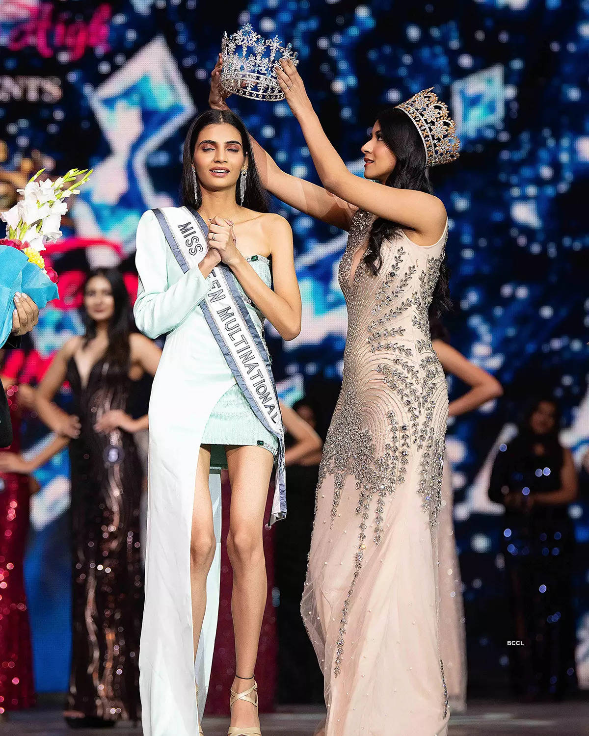 Pictures of Mahika Biyani crowned as Miss Teen Multinational India 2022 at Miss Teen Diva 2021