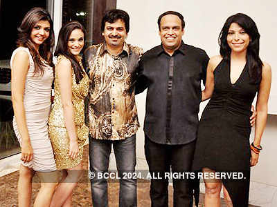 'Bhindi Baazaar' stars @ Oodles party 