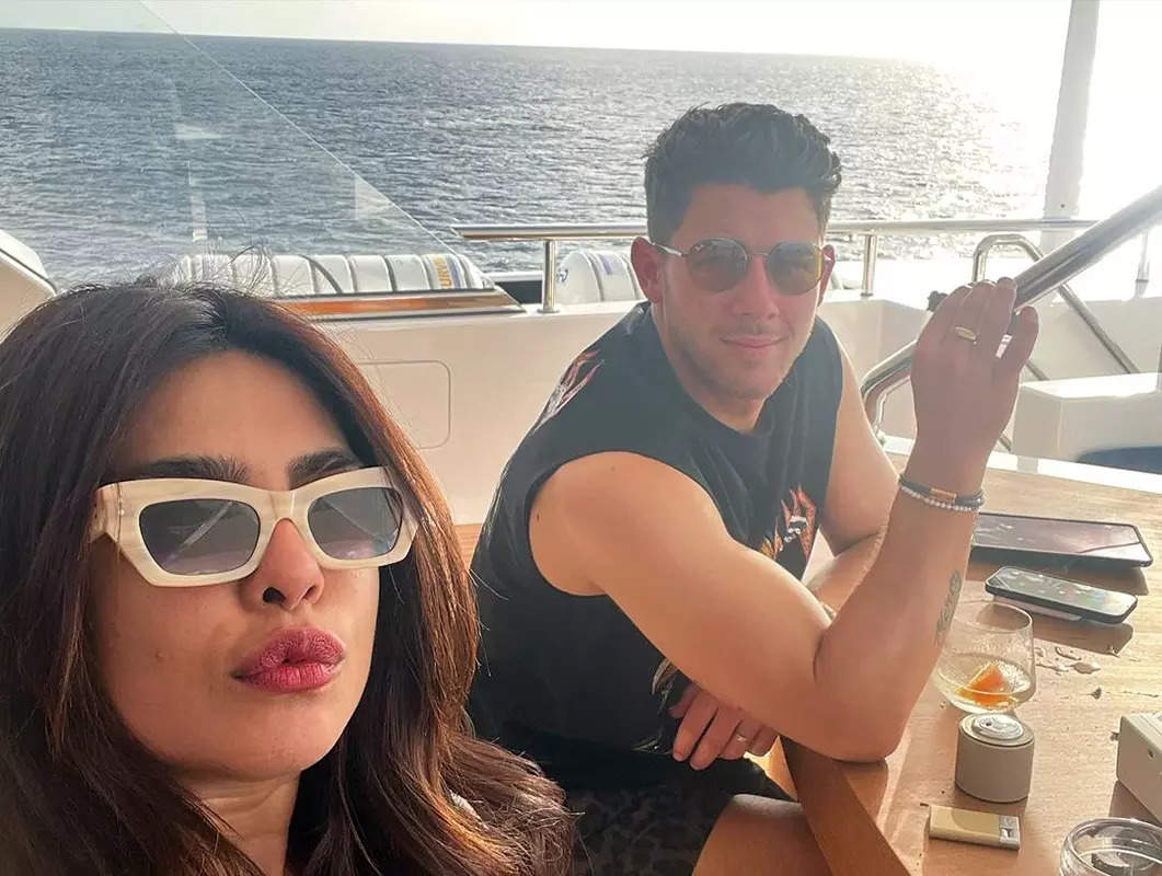 These latest pictures of Priyanka Chopra and Nick Jonas chilling on a yacht go viral