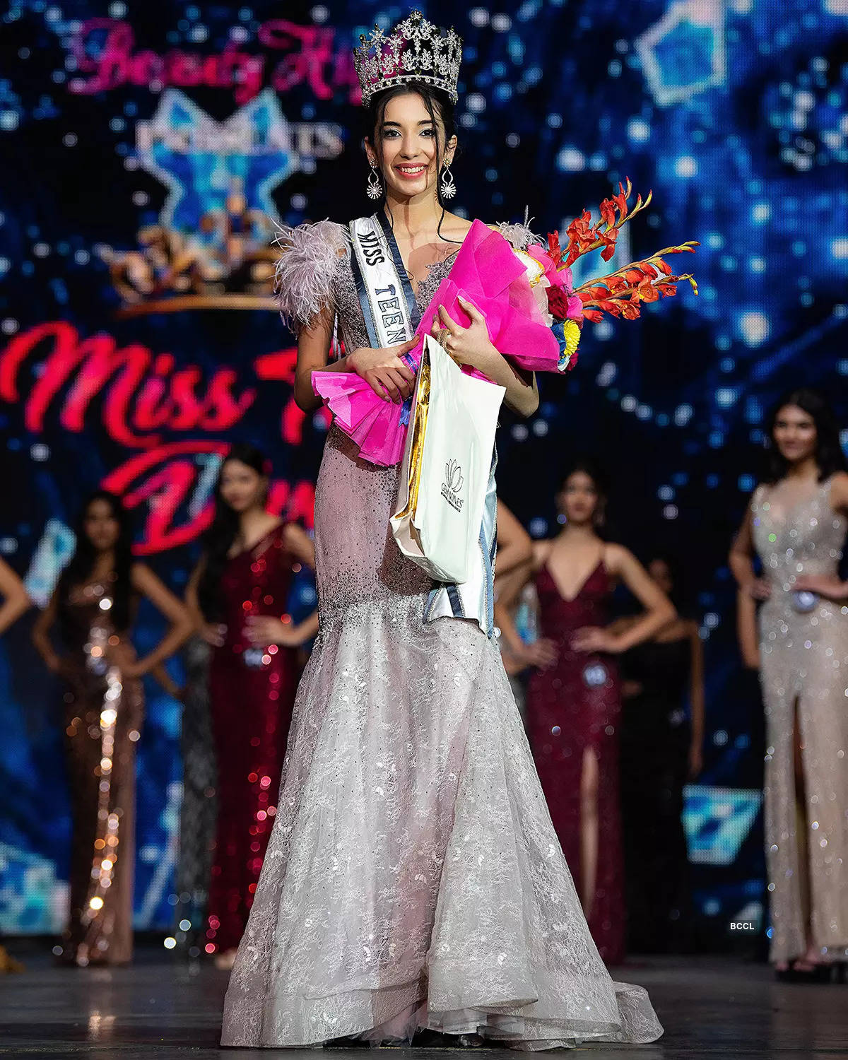 Pictures of Rabia Hora crowned Miss Teen Earth India at Miss Teen Diva 2021