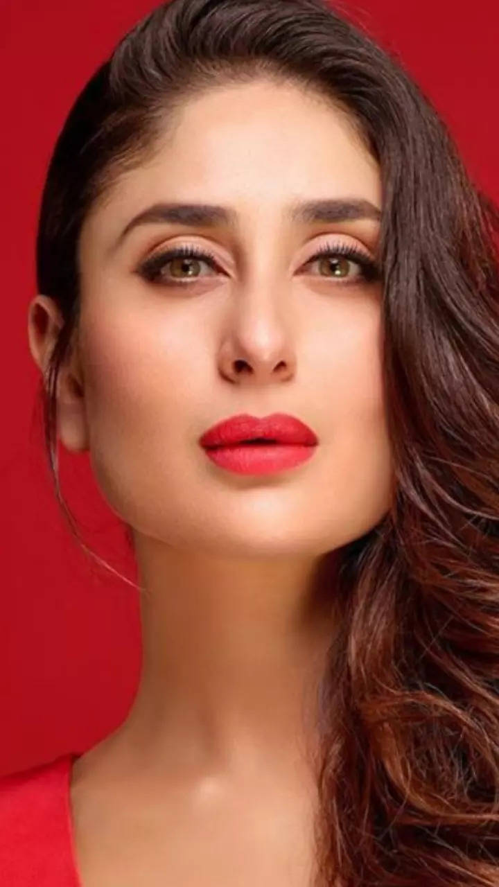 kareena kapoor lipstick advertisement