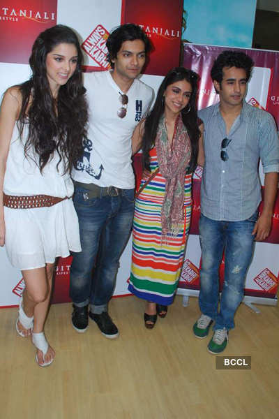 'AKK' stars @ Gitanjali jewellers event